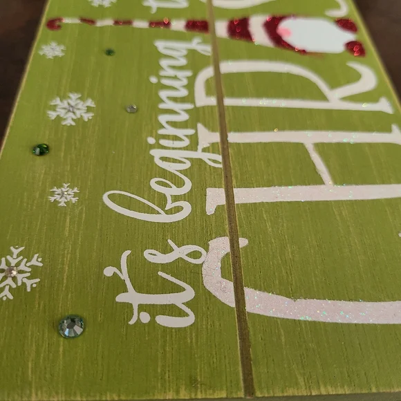 Gnome Christmas Wood Sign - Picture 4 of 8